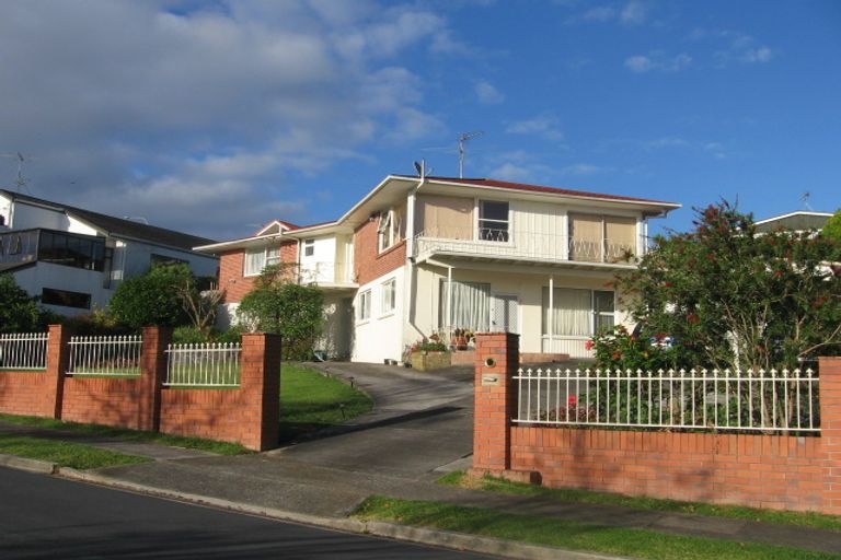 Photo of property in 4 Bank Street, Hillcrest, Auckland, 0627