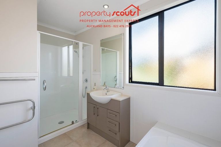 Photo of property in 17 Ashurst Lane, Greenhithe, Auckland, 0632