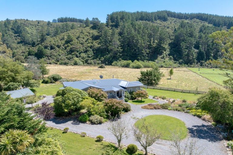 Photo of property in 808 Whitemans Valley Road, Whitemans Valley, Upper Hutt, 5371