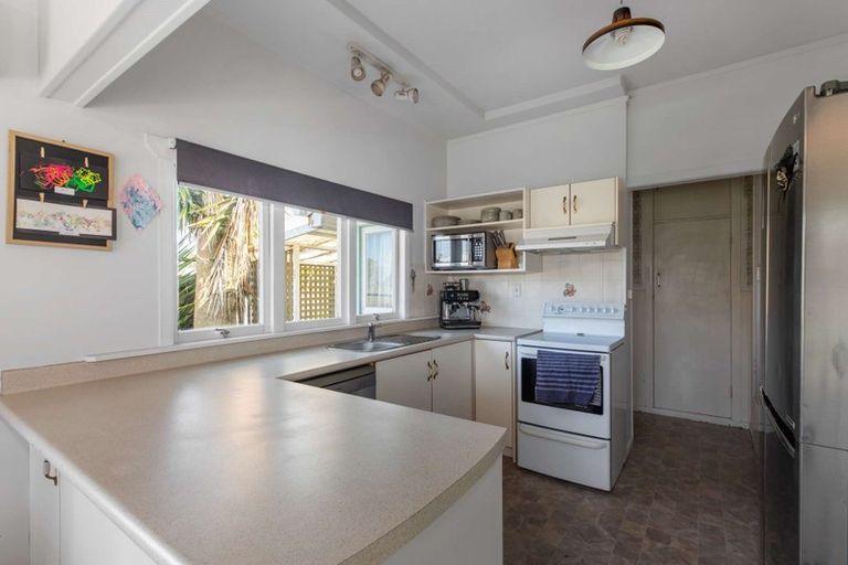 Photo of property in 8 Howden Street, Waiuku, 2123