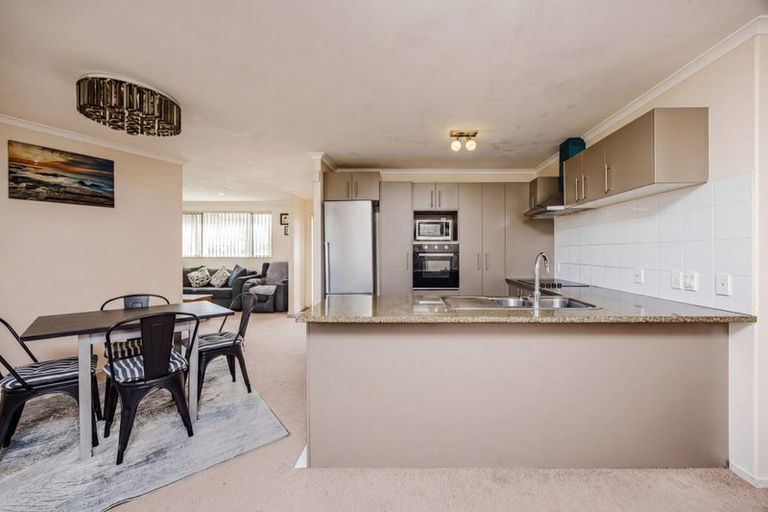 Photo of property in 15 Tilberg Street, Favona, Auckland, 2024