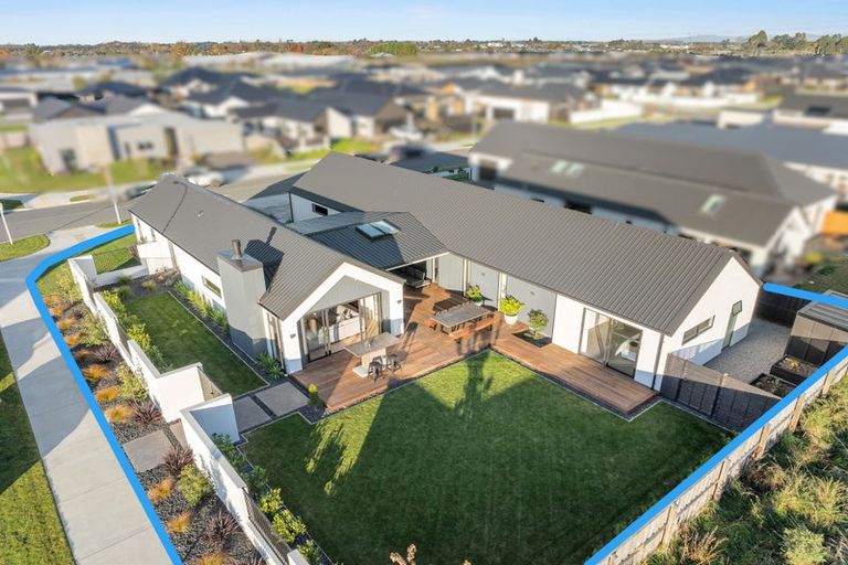 Photo of property in 43 Hotere Street, Rangiora, 7400