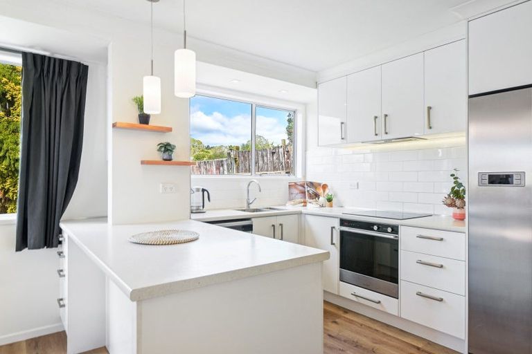 Photo of property in 28 Utuhina Road, Springfield, Rotorua, 3015