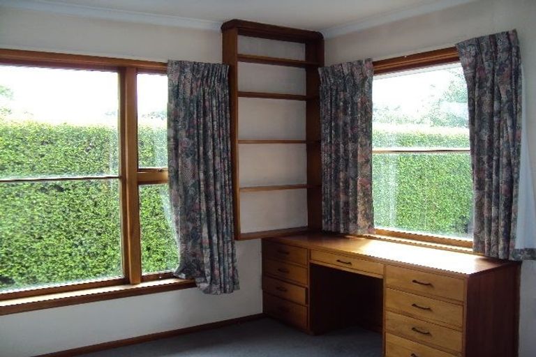 Photo of property in 32 Flower Street, Bryndwr, Christchurch, 8053