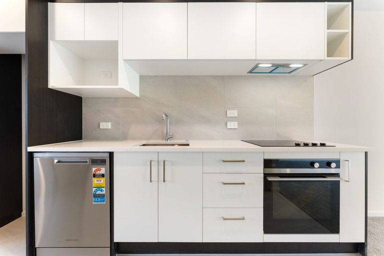 Photo of property in 4/11 Seymour Road, Sunnyvale, Auckland, 0612