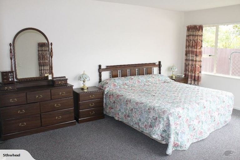 Photo of property in 51 Appleby Crescent, Burnside, Christchurch, 8053