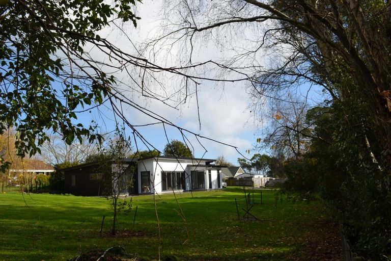 Photo of property in 112 Kawiu Road, Levin, 5510