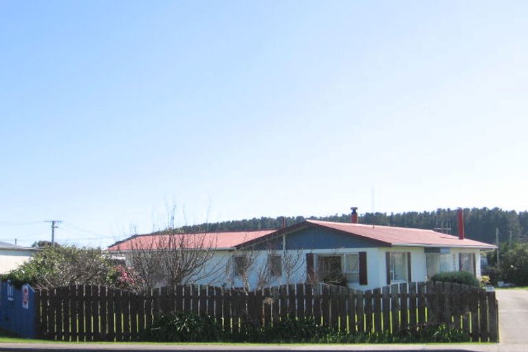 Photo of property in 59 Seabury Avenue, Foxton Beach, Foxton, 4815