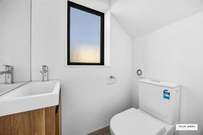 Photo of property in 11 Te Kaapia Road, Papakura, 2110