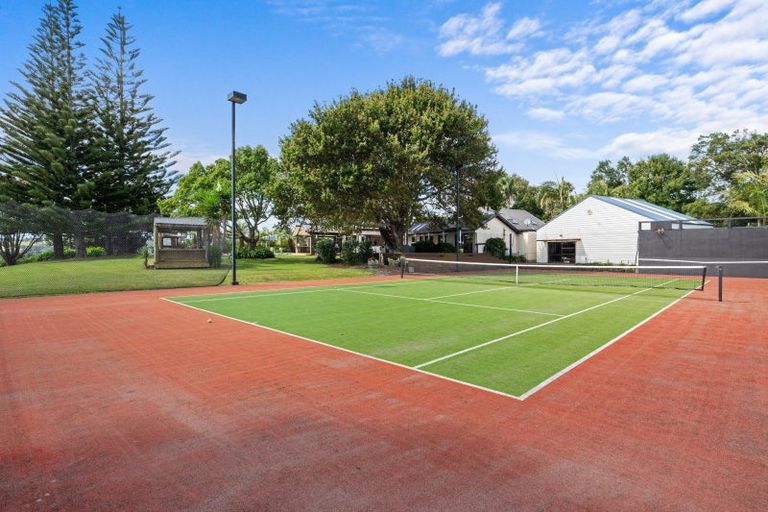 Photo of property in 349 Clifton Road, Whitford, Howick, 2571