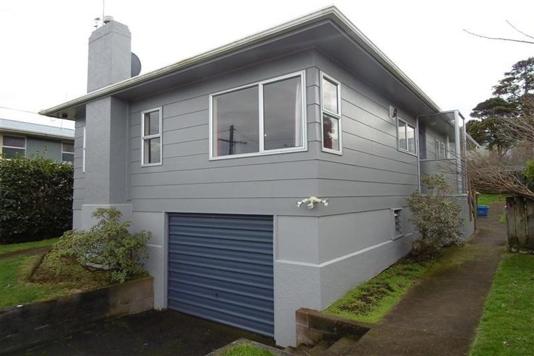 Photo of property in 25 Trafalgar Street, Westown, New Plymouth, 4310