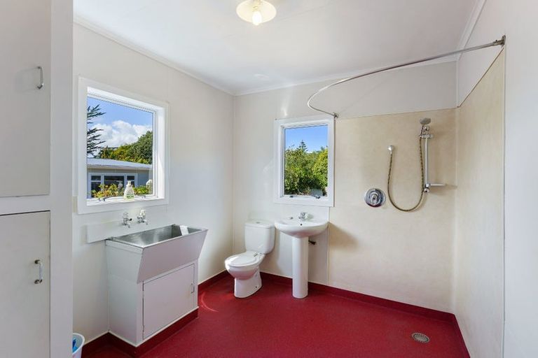 Photo of property in 4 Hokio Road, Hokio Beach, Levin, 5571