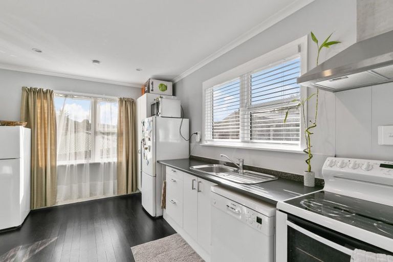 Photo of property in 7 Cardiff Crescent, Cannons Creek, Porirua, 5024