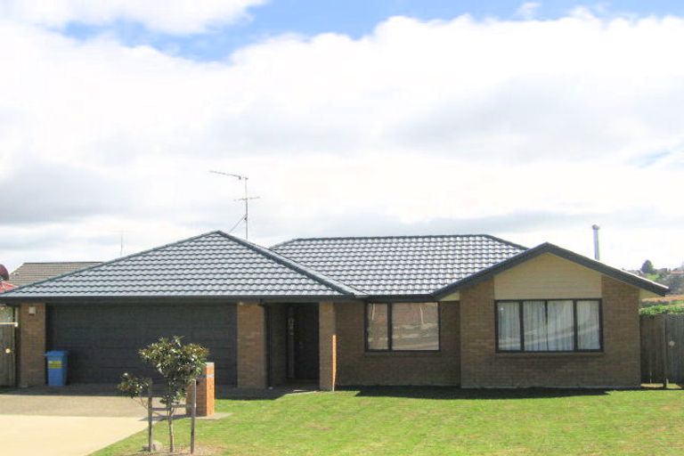 Photo of property in 12 Marbella Crescent, Oteha, Auckland, 0632