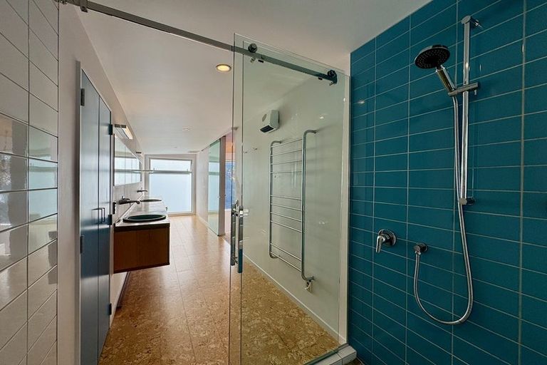 Photo of property in 15b Seaview Road, Paremata, Porirua, 5024