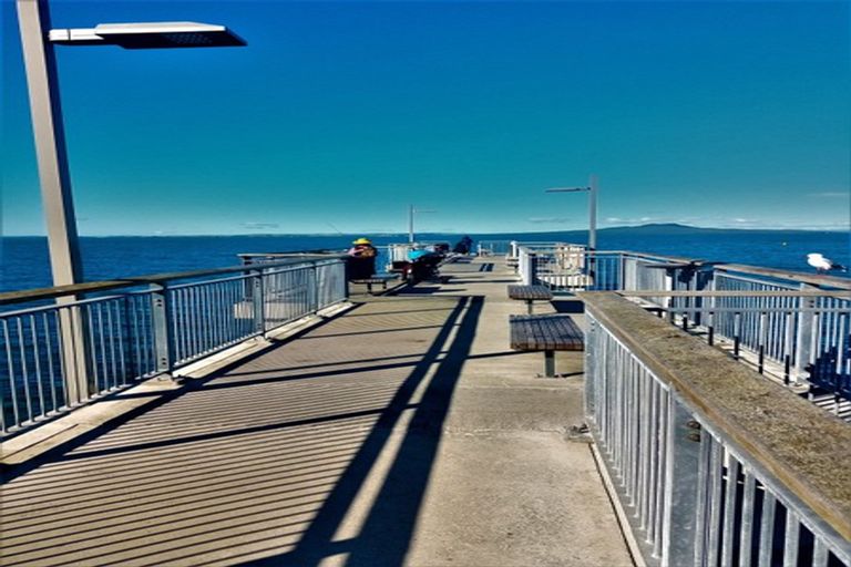 Photo of property in 502 Beach Road, Murrays Bay, Auckland, 0630