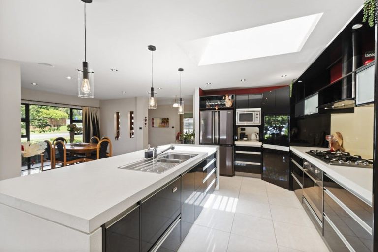 Photo of property in 36 Kawiu Road, Levin, 5510