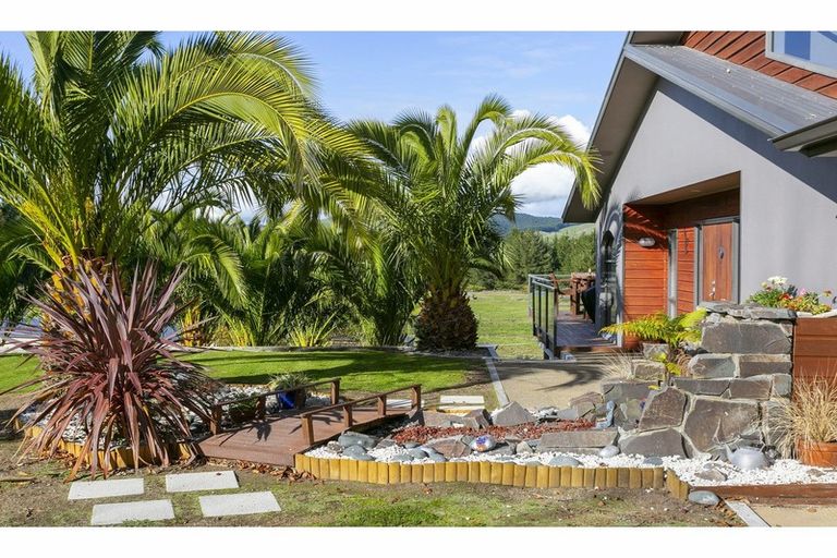Photo of property in 4/864 Whangamata Road, Kinloch, Taupo, 3377