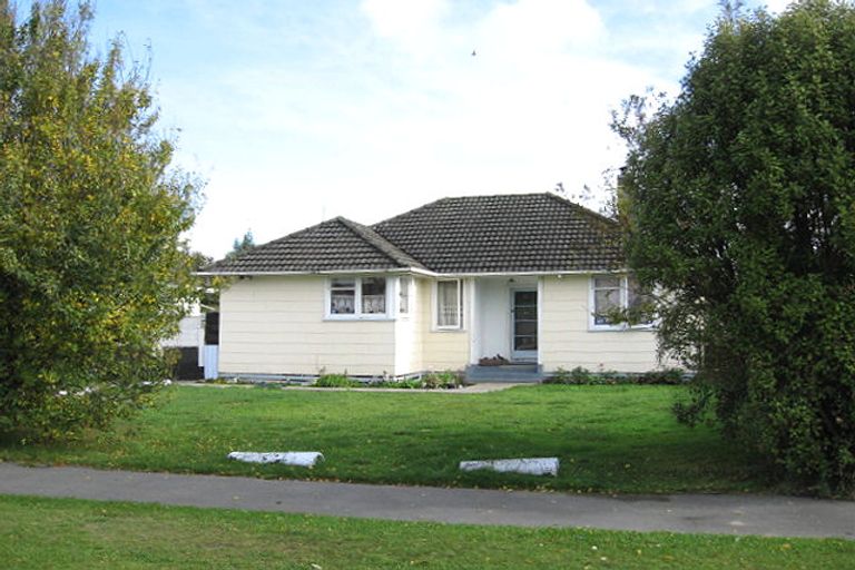 Photo of property in 19 Oakland Street, Northcote, Christchurch, 8052