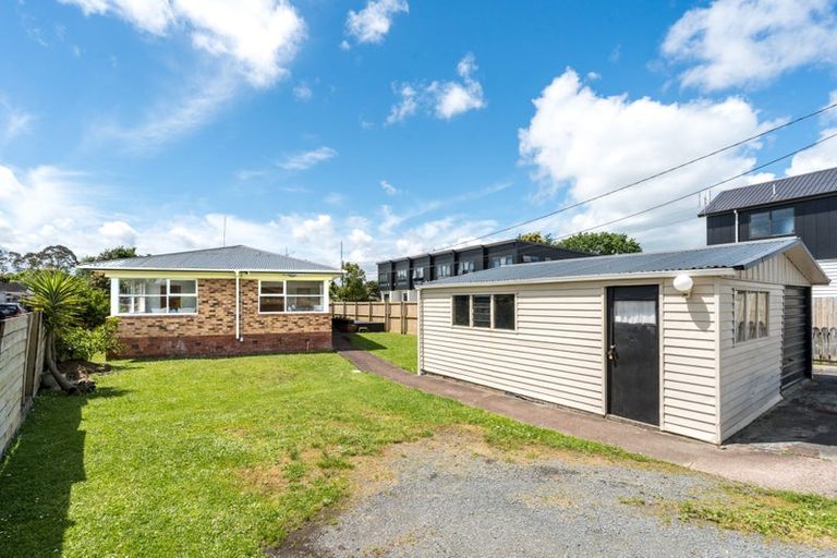 Photo of property in 39 Harrington Road, Henderson, Auckland, 0610