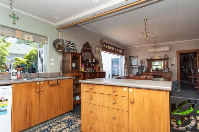 Photo of property in 21 Chamberlain Street, Dannevirke, 4930