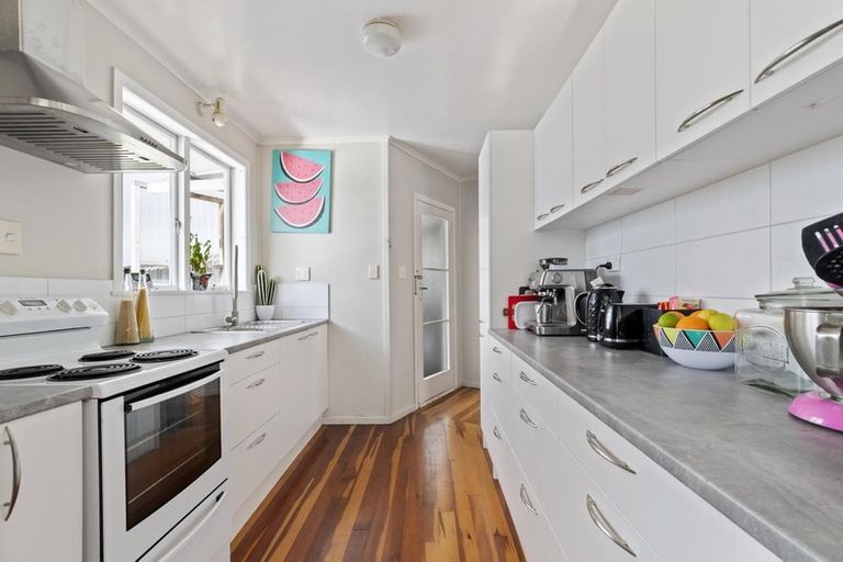 Photo of property in 27 Litten Road, Cockle Bay, Auckland, 2014