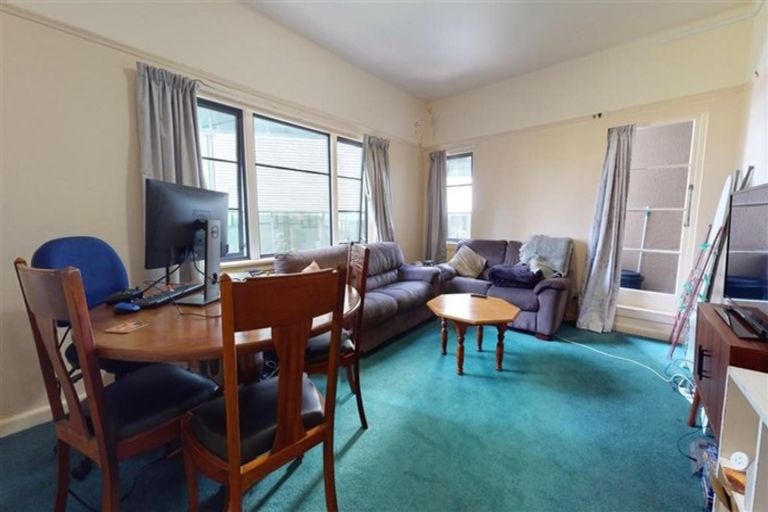 Photo of property in Westhaven Apartments, 8/127 Molesworth Street, Thorndon, Wellington, 6011