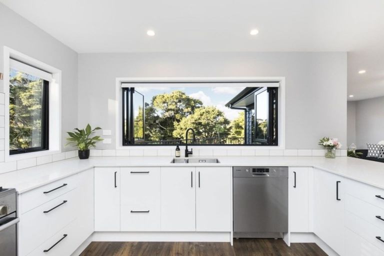 Photo of property in 111a Matipo Road, Te Atatu Peninsula, Auckland, 0610