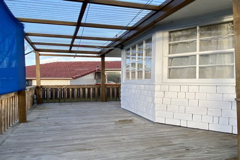 Photo of property in 20 Newland Grove, Henderson, Auckland, 0610