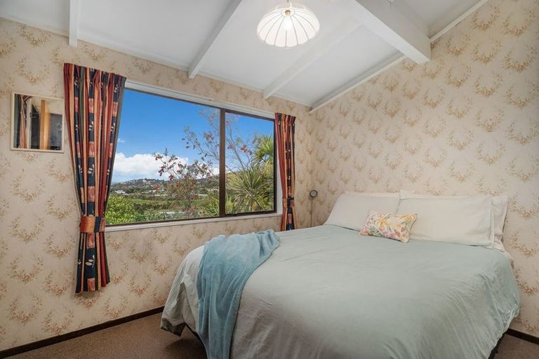 Photo of property in 72 Ocean Beach Road, Tairua, 3508