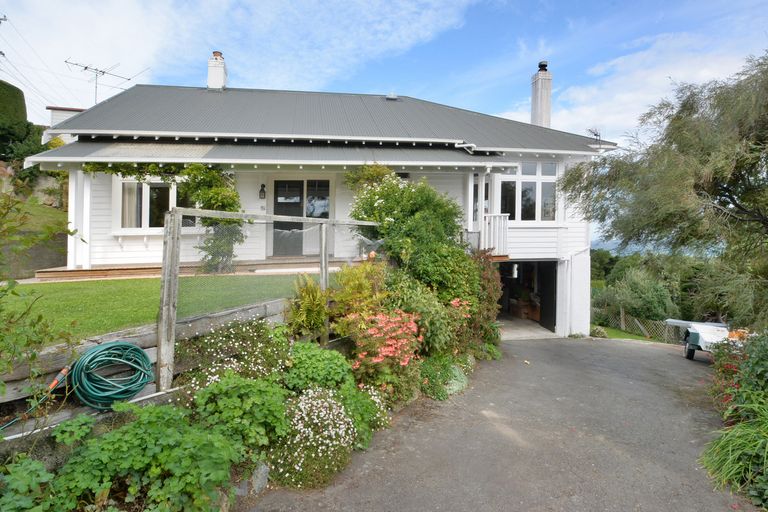 Photo of property in 40 Tomahawk Road, Andersons Bay, Dunedin, 9013