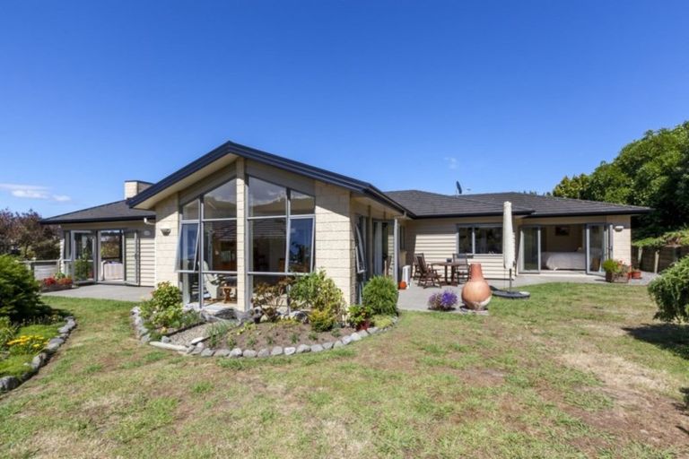 Photo of property in 21 Cascade Way, Paraparaumu, 5032