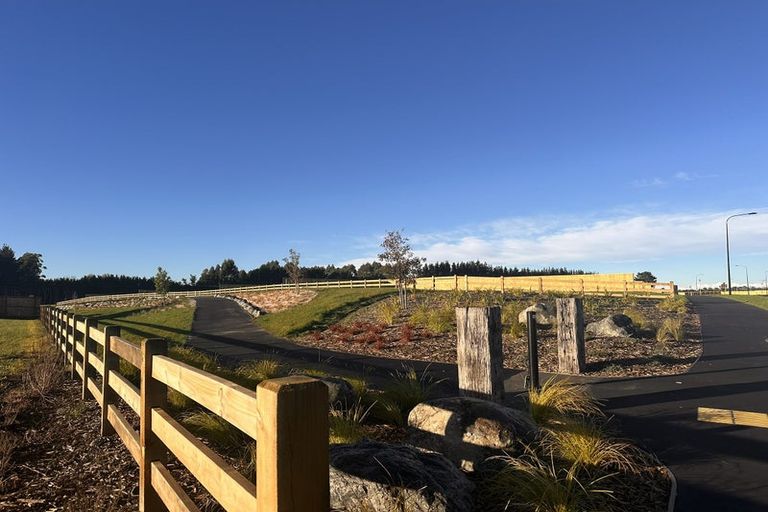 Photo of property in 127 Ridgeland Way, West Melton, 7676