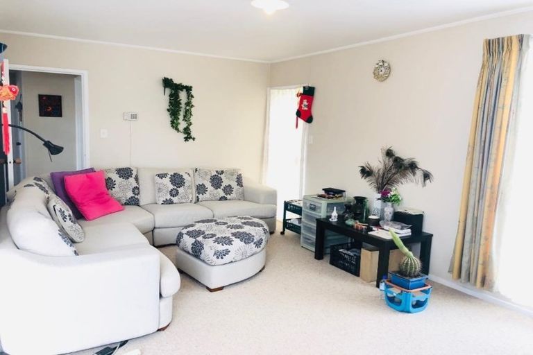 Photo of property in 1/6 Penion Drive, Flat Bush, Auckland, 2023