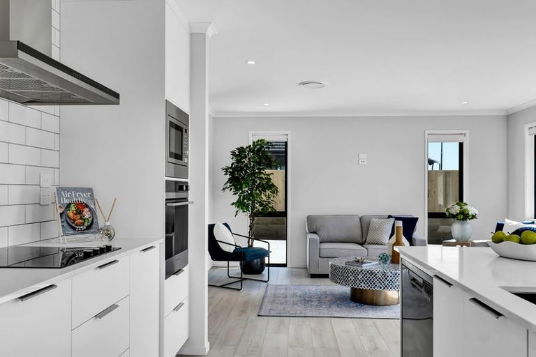 Photo of property in 1 Vogue Circle, Vogeltown, New Plymouth, 4310