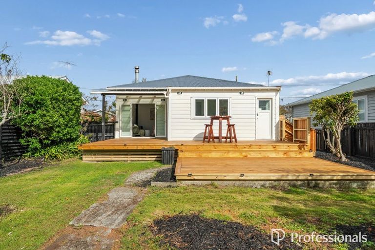 Photo of property in 53 York Street, Moera, Lower Hutt, 5010