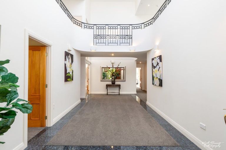 Photo of property in 70 Barton Road, Heretaunga, Upper Hutt, 5018