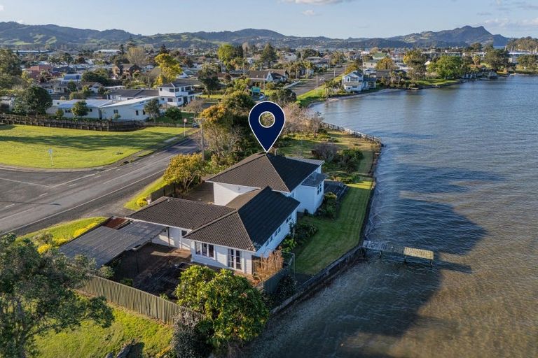 Photo of property in 96 Albert Street, Whitianga, 3510