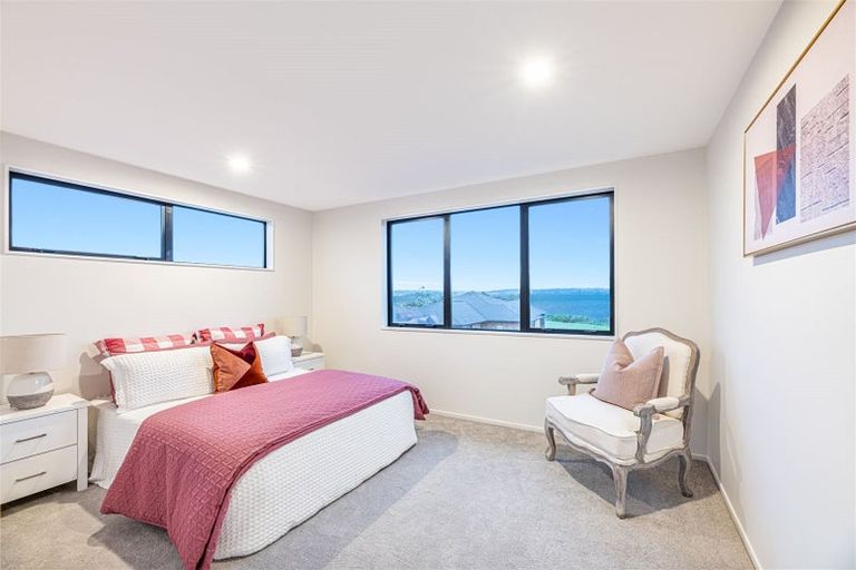 Photo of property in 16 Matau Rise, Te Atatu Peninsula, Auckland, 0610