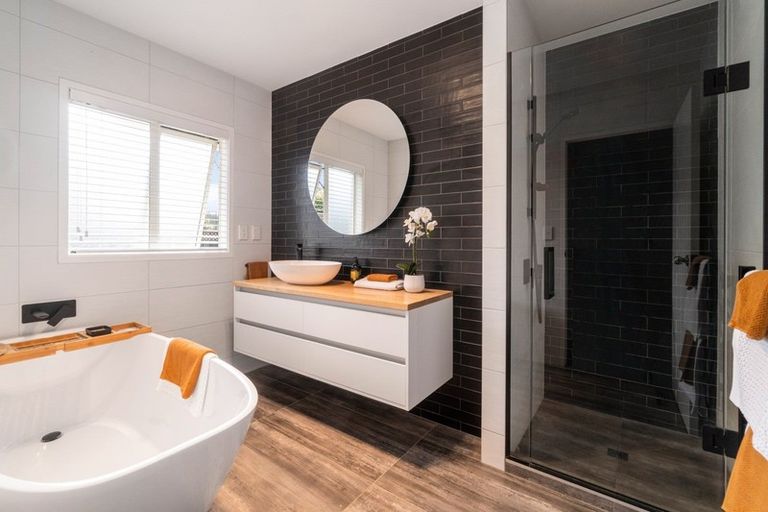 Photo of property in 30 Norman Close, The Gardens, Auckland, 2105