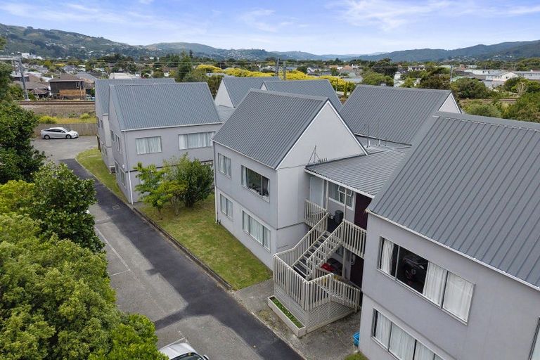 Photo of property in 71e Randwick Crescent, Moera, Lower Hutt, 5010
