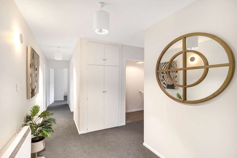 Photo of property in 8 Dulcie Place, Harewood, Christchurch, 8051