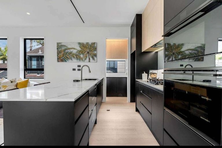 Photo of property in 2/3 Campbell Road, Takapuna, Auckland, 0622