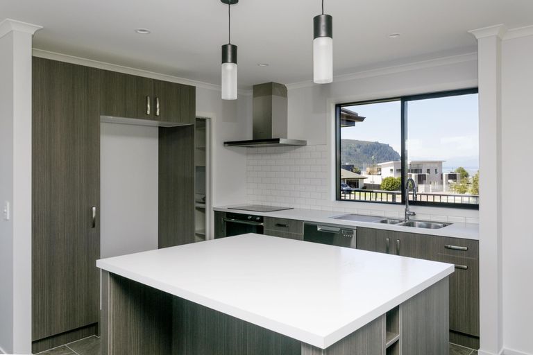 Photo of property in 9 Okaia Drive, Kinloch, Taupo, 3377