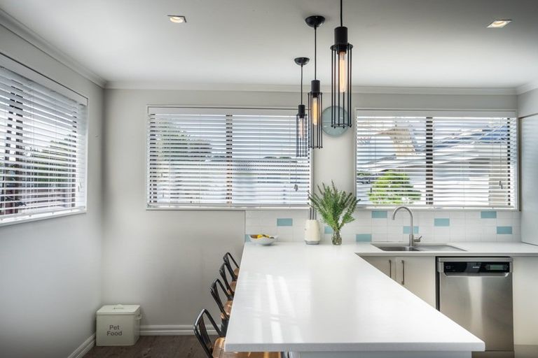 Photo of property in 2/9 Stacey Place, Woolston, Christchurch, 8062