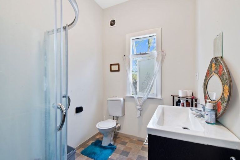 Photo of property in 96 Middlepark Road, Sockburn, Christchurch, 8042