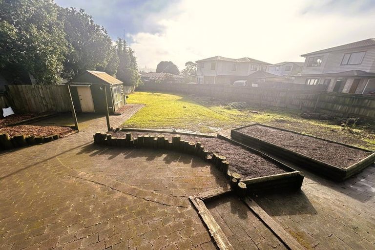 Photo of property in 5 Harrington Road, Henderson, Auckland, 0610