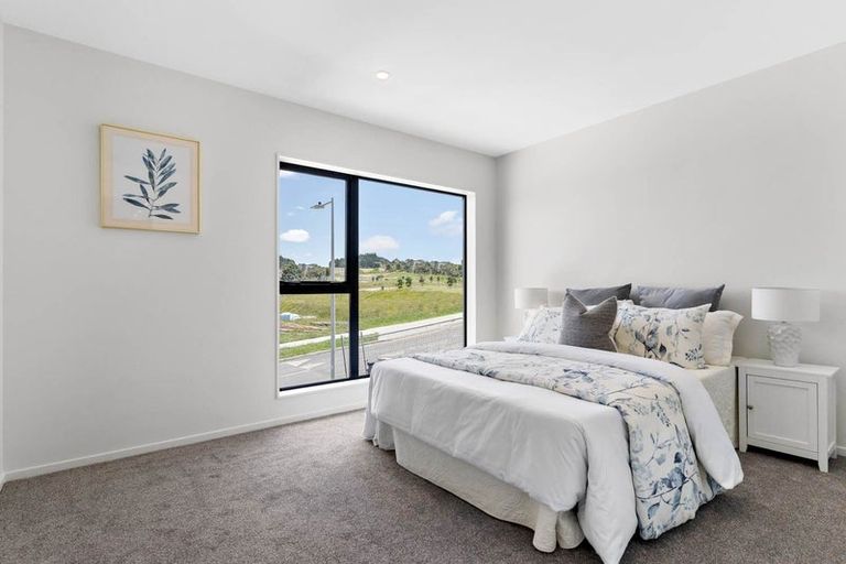 Photo of property in 92 Huanui Drive, Wainui, 0992