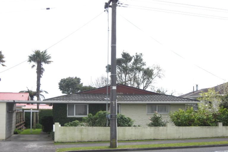 Photo of property in 3 Hori Street, Vogeltown, New Plymouth, 4310