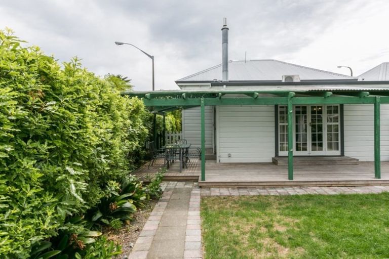 Photo of property in 63 Wellesley Road, Napier South, Napier, 4110